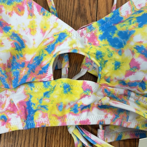 Jessica Simpson Tie-Dyed Cropped Keyhole Cami Bikini Top NWT - Picture 5 of 12